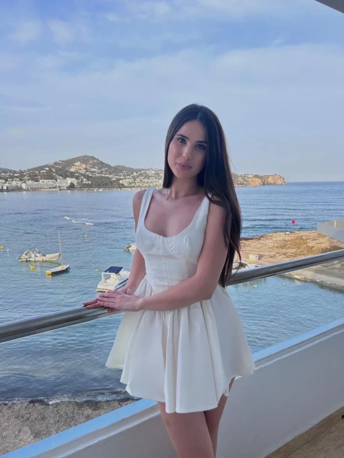 Cindy White - Image 4