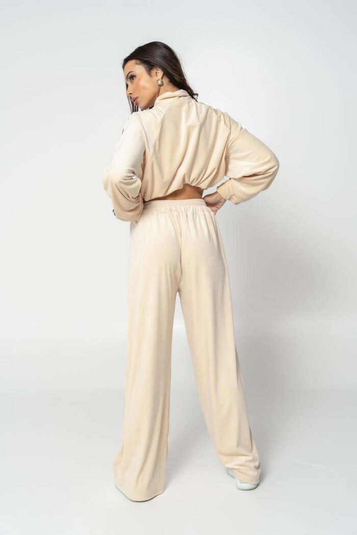 beige velvet lines set - Image 4
