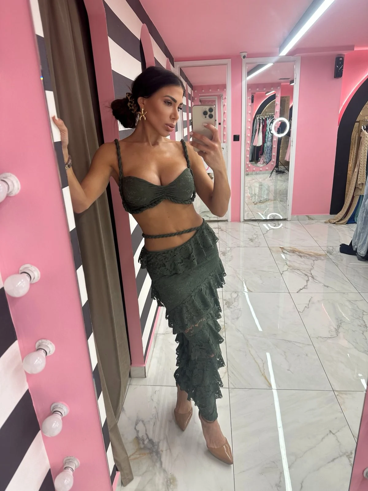 0-02-05-2b63634e85b6a27ee96da08134b9d120ef7700746d2771eaa7781eb296c0140b_ae971140d0338f9a Esmeralda Khaki Set - Image 1