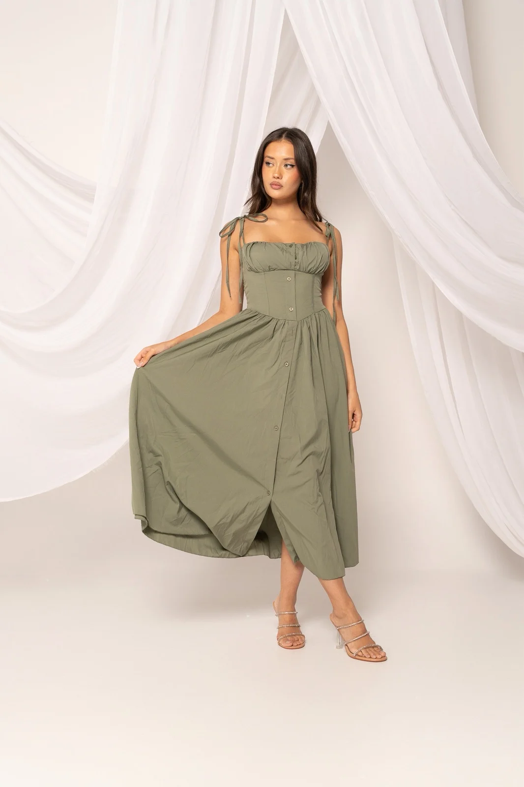 0-02-05-6f8791cd85556eb3678df3cd9750b0b64ee4bf00e0d86b3930fc8d34e23343d2_4e65138524872825 Amelia Khaki - Image 1