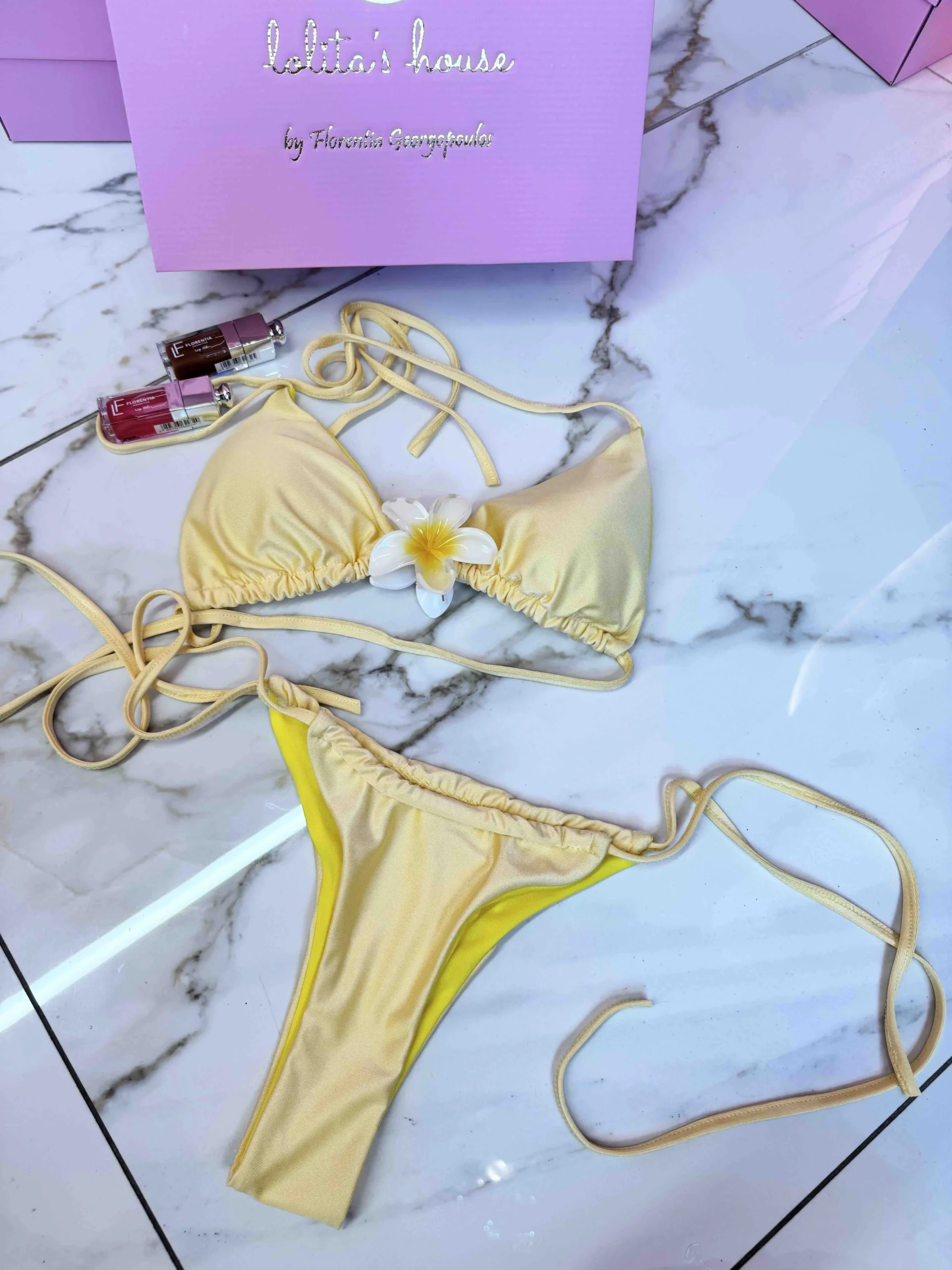 0-02-05-b09502b54873c0892d53ea05401f9b751c19e6f1ff5547ee82d7190b6b1caf49_21fd9d17b27 Yellow With Clammer - Image 1