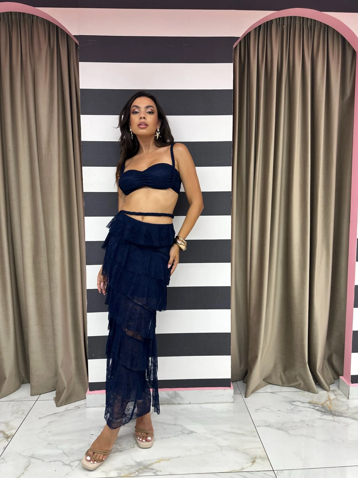 0-02-05-26223f70b4f058d15645dbd80cf0b4b21fc594ee8e3239d0fb19f14d9cae944e_34f2f232931ae758 Caroline dark blue set - Image 1