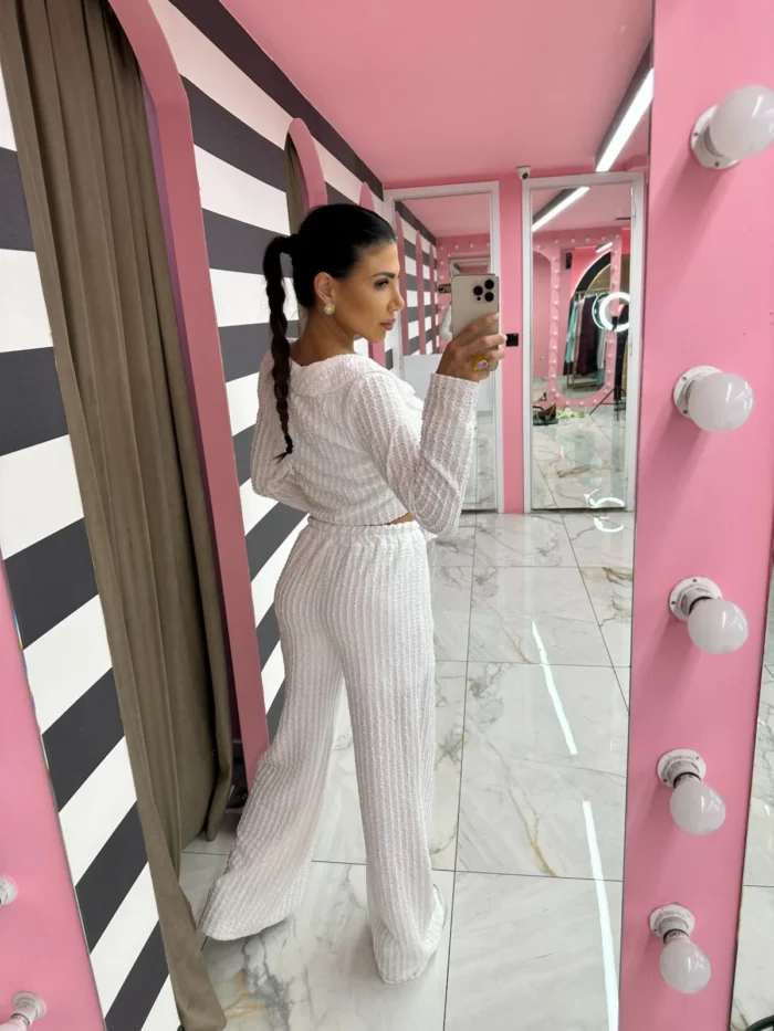 White Breeze Set - Image 2