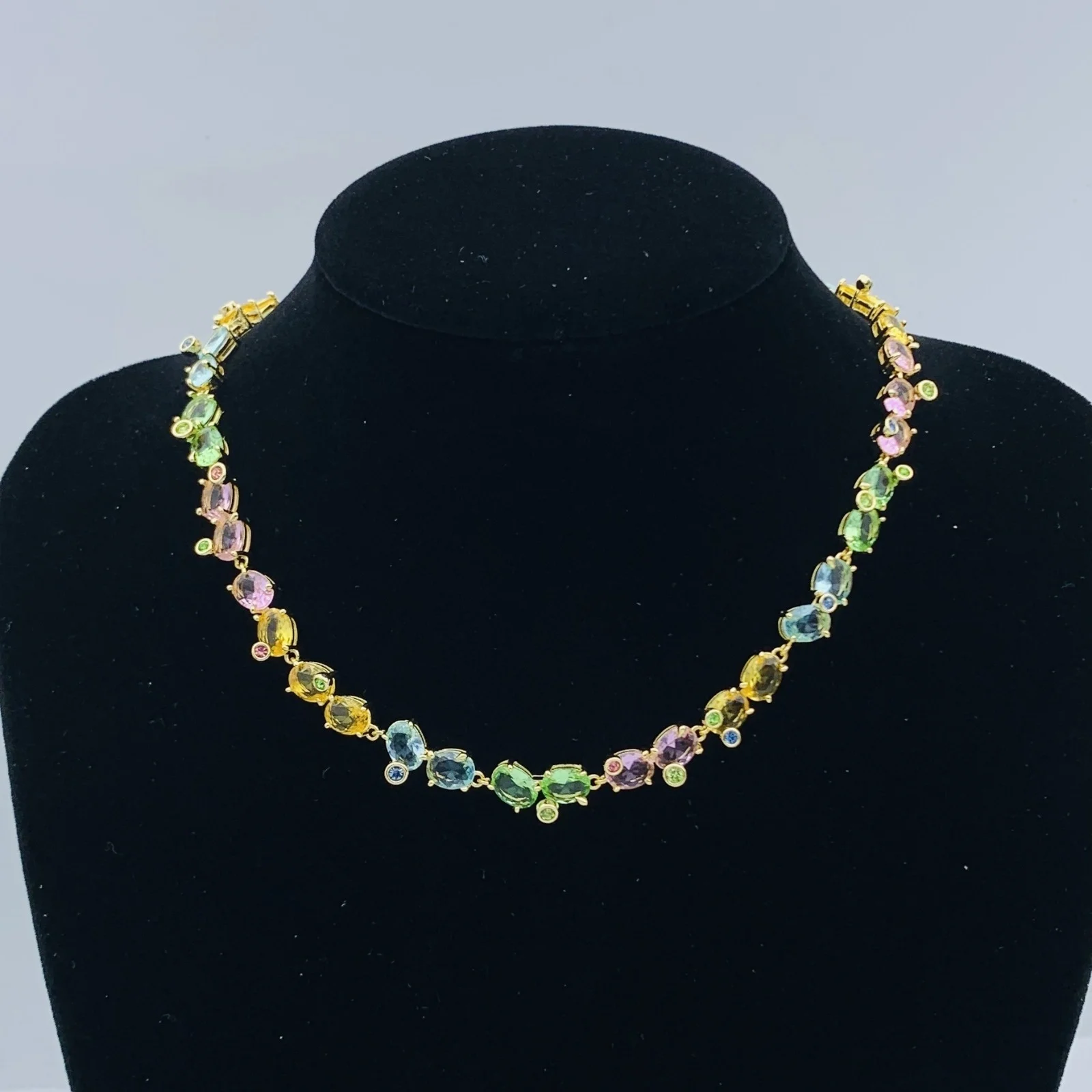 0-02-05-3eca6aafa2d9e3e480890bf28cc9d7fbe584d76f23dd3a9fe462e99bac58c04d_b10f14d0e932b8e8 Classic Shine Necklace - Image 1