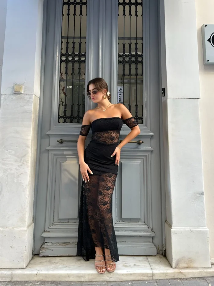 Midnight Lace Elegance - Image 3