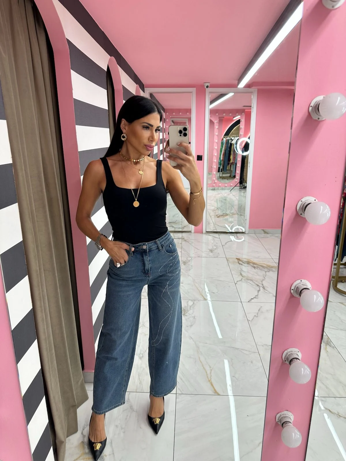 0-02-05-bc016206a145ce57210da3689a20858b5fdd8008a14359d99a6013afaa563b4b_21dc7a611fc Crystal Wave Jeans - Image 1