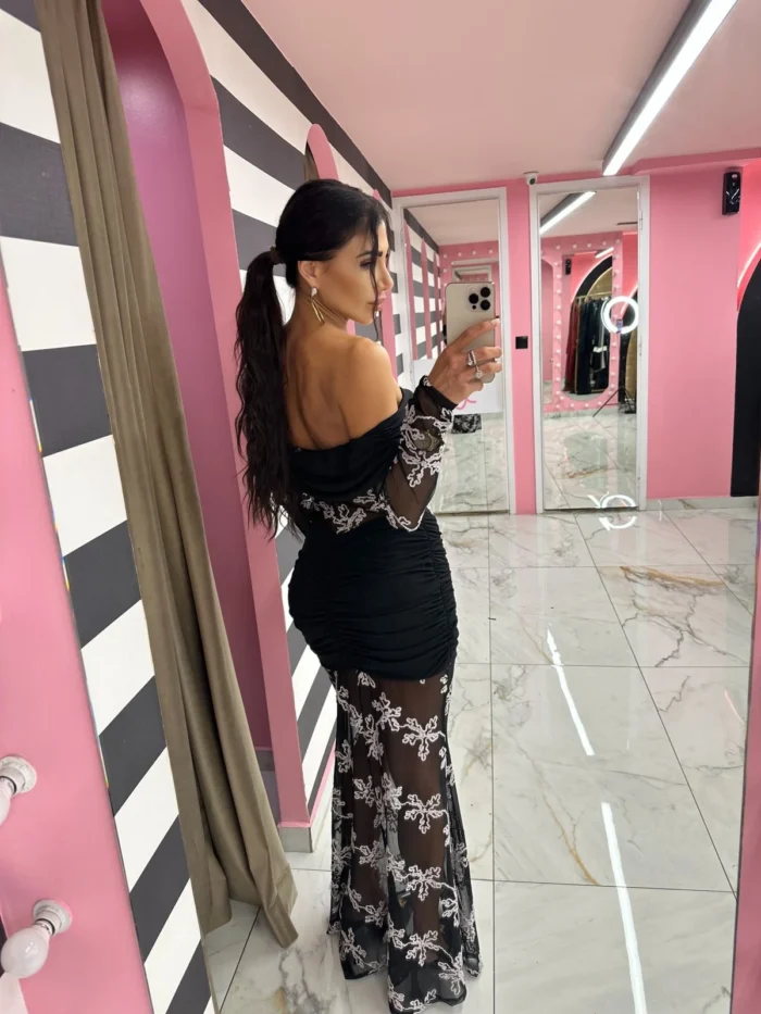 White Floral Drama - Image 2