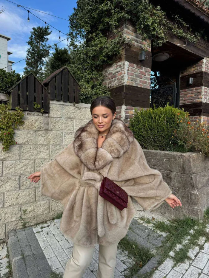 Royal Cashmere Fur Cape - Image 2