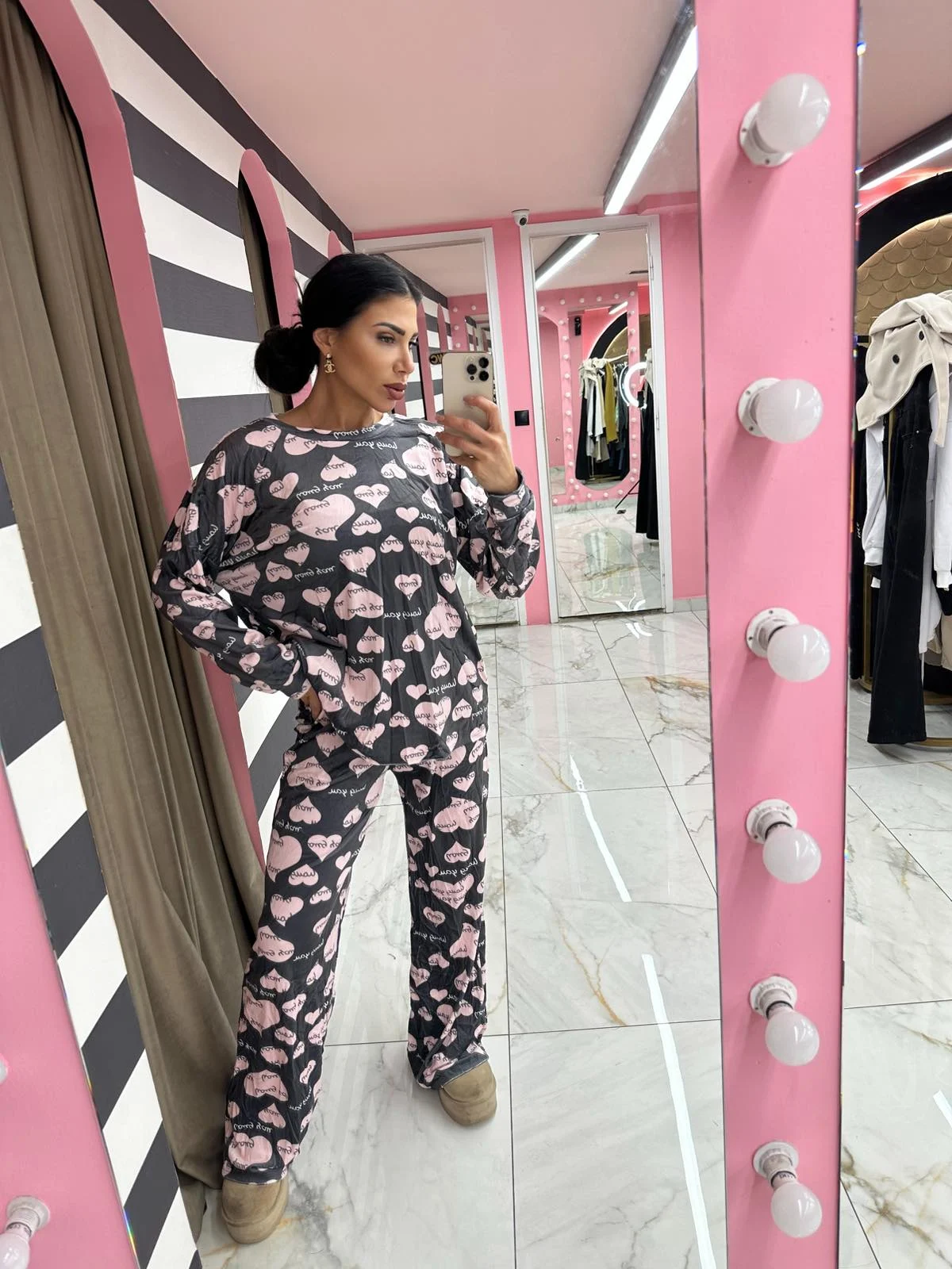 0-02-05-193836ae8e340fb68c125b90791cf418246789248bcee308e62ff0028dd3ad7e_222ac423224 Charcoal Love - Image 1