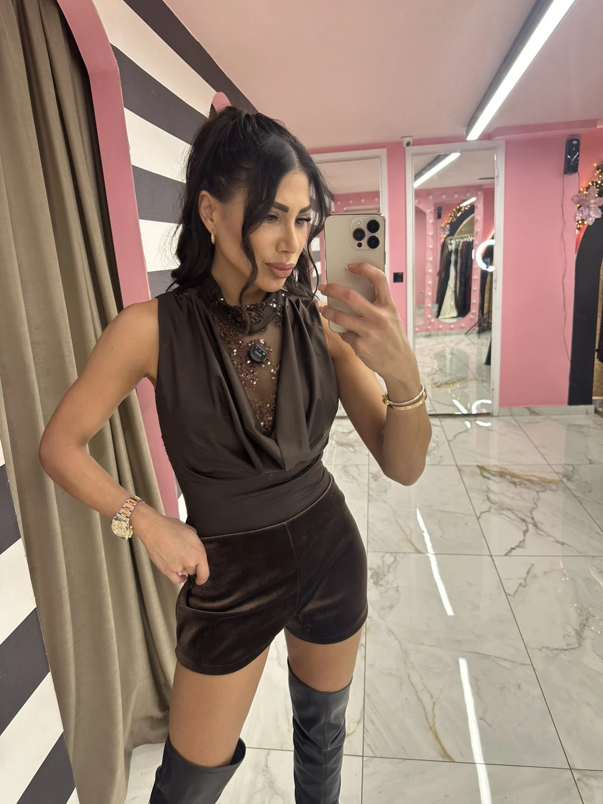 0-02-05-b2b4f2c681953cec06781dbdfd1085e88f2763c6c795ccf26601e2763617561f_222b241b0f7 Κορμάκι Lace Muse – Καφέ - Image 1