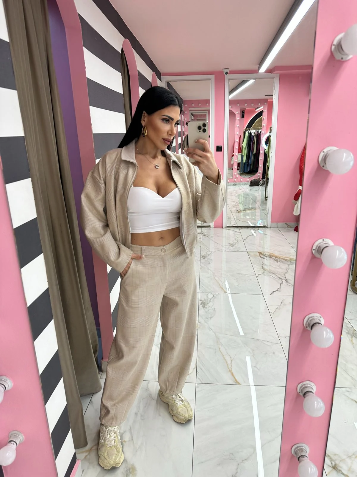 0-02-05-3f44a5607a1f047a30fdb251796b353e43f0a69e345f499b615d34dd0bf64f6f_220f70ec0e6 Urban Muse Plaid Set - Image 1