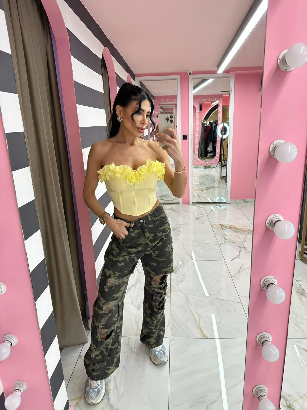 0-02-05-700ad47db9431a22b98e35e1be6d5a38124ed5db243927a24aff7136cb3e4317_22116f138ef Army Rebel Wide Leg Jean - Image 1