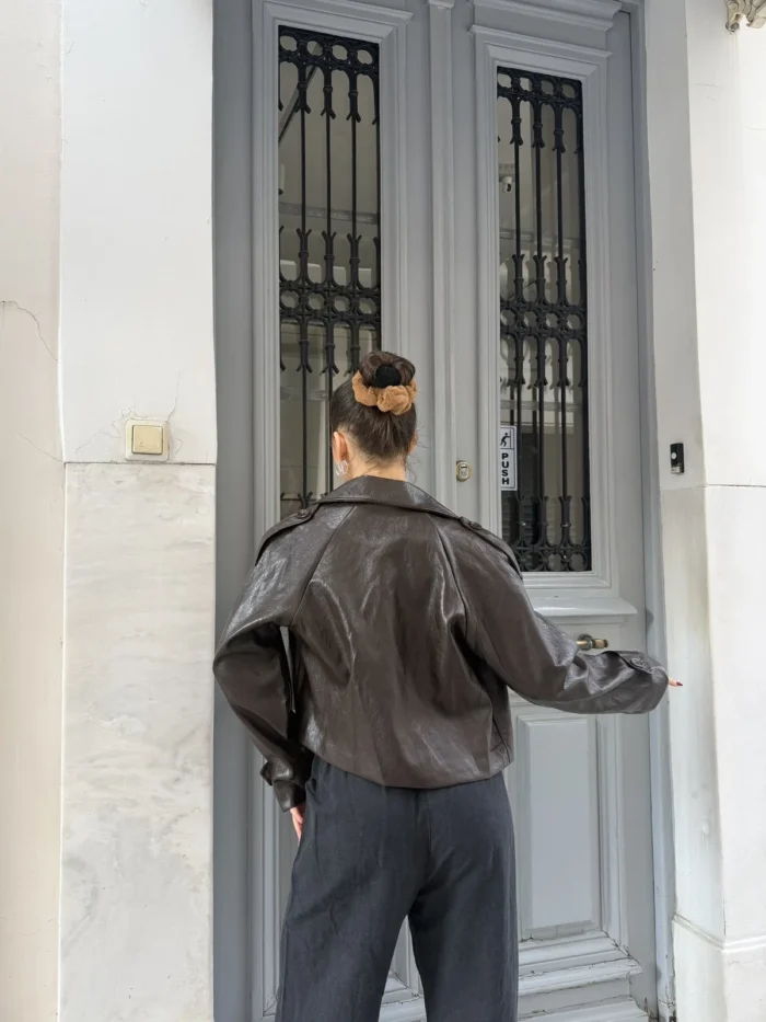 Cropped Chic Jacket - Image 4