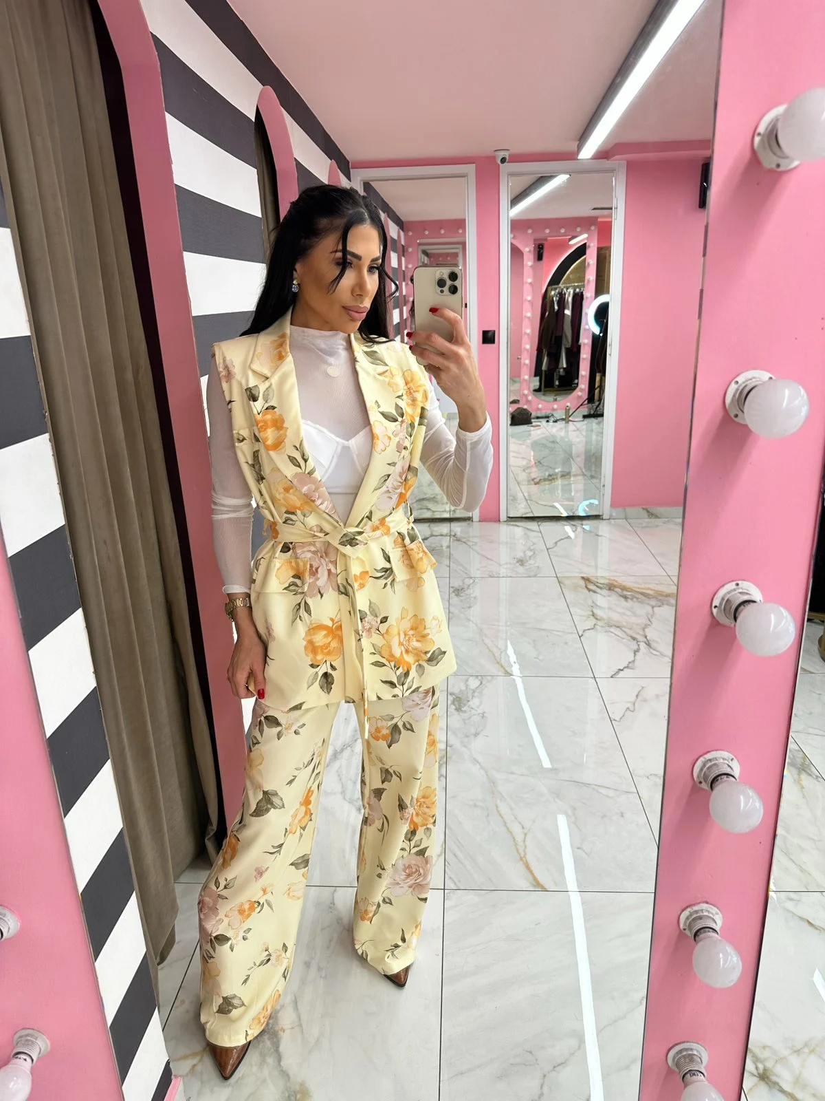 0-02-05-bef56e89ec085c80293810faf54746f7f57d156ade7c55387632fbe8644d5230_2207f1c8014 Floral Chic Suit Set - Image 1