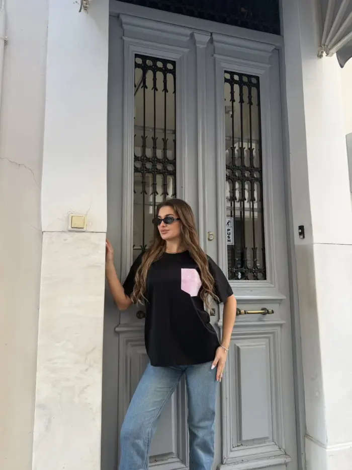 T-Shirt Glitter Pocket - Image 4